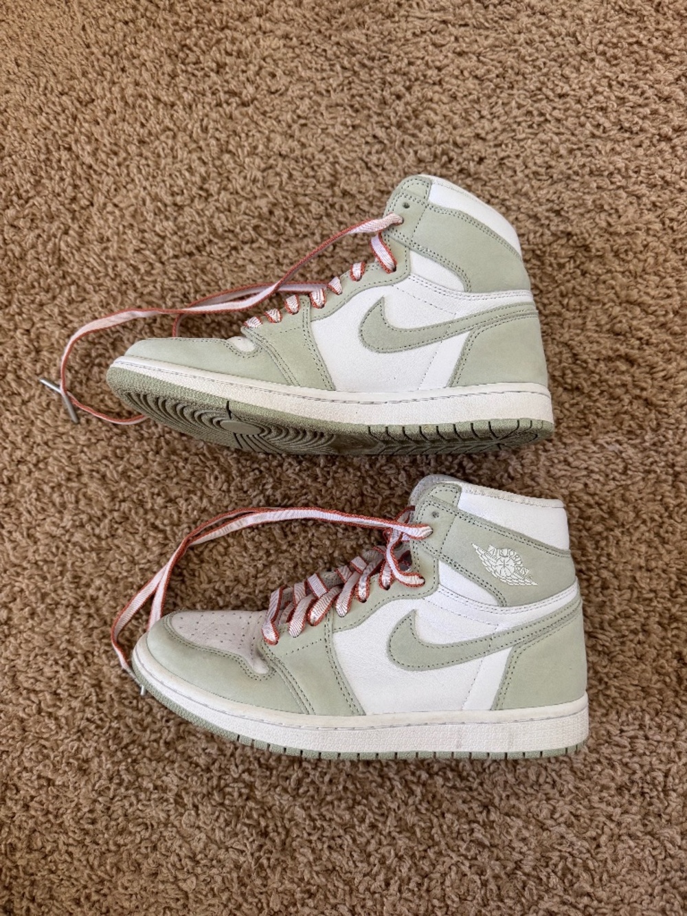 Air Jordan 1 Retro High OG Seafoam